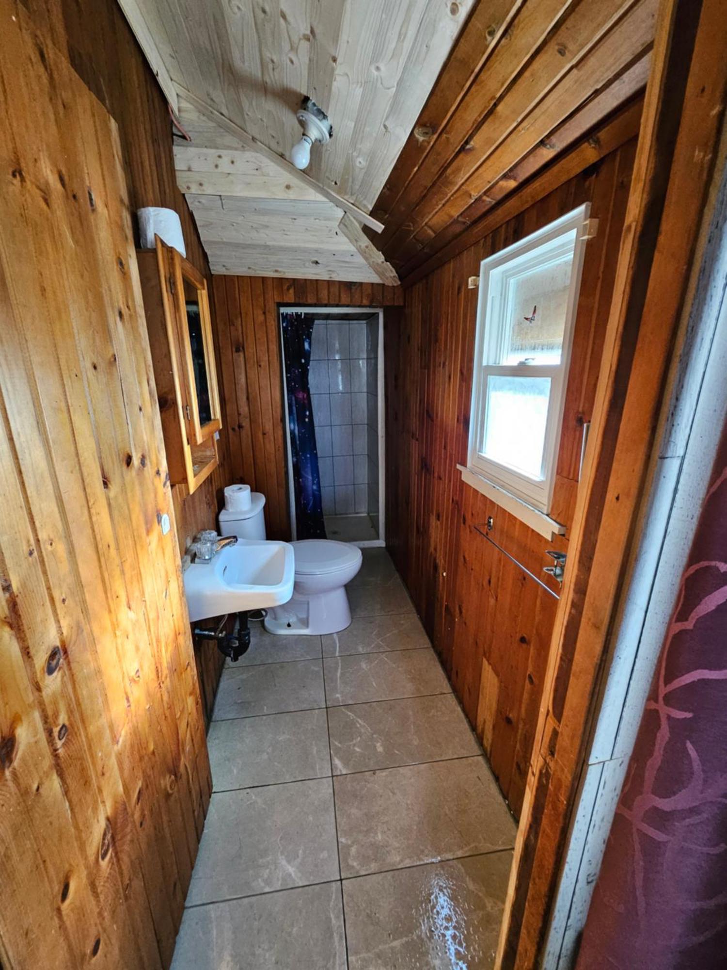 Fun Place With A Sandy Beach For Swimming, Boating, And Fishing, Featuring 3 Available Cabins Fenelon Falls Exterior foto